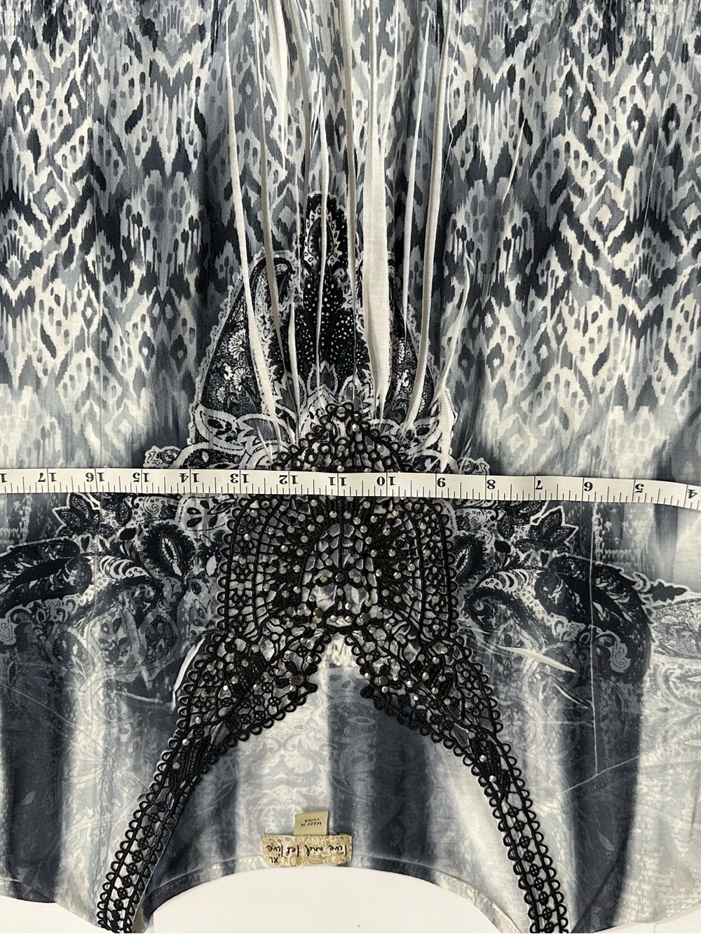 Live and Let Live XL Embellished Lace Boho Tunic Top Gray Black Printed